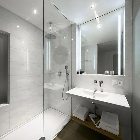 Theaterhotel Hotel 4*