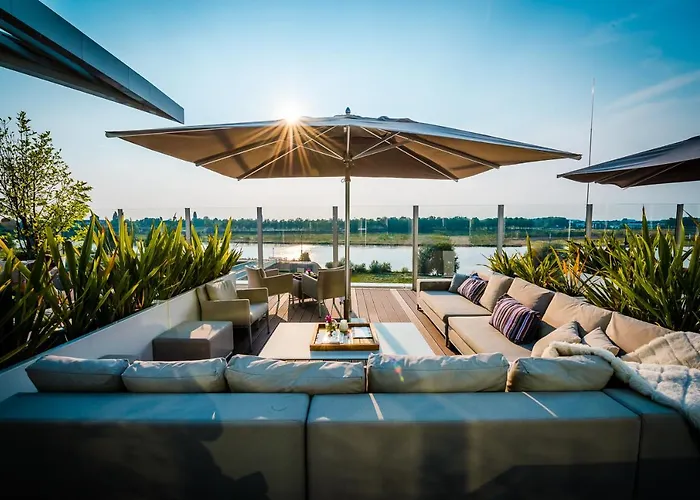 Theaterhotel 4* ונלו