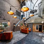 Theaterhotel Hotel