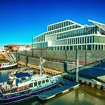 Theaterhotel Hotel 4*