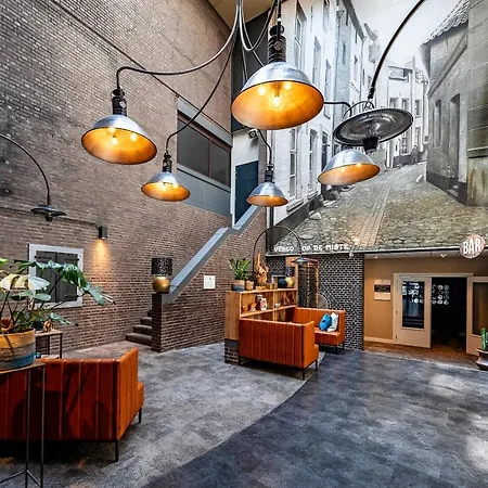 Theaterhotel Отель