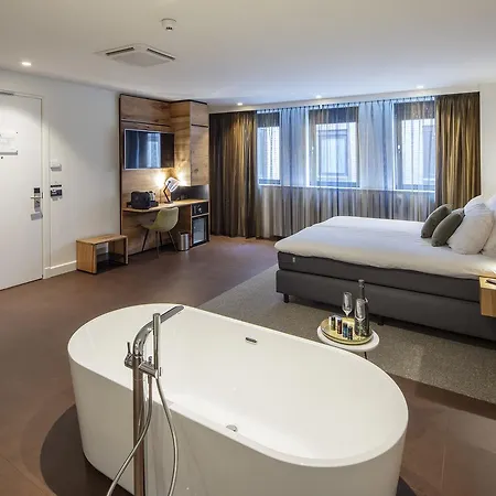 Отель Theaterhotel 4*